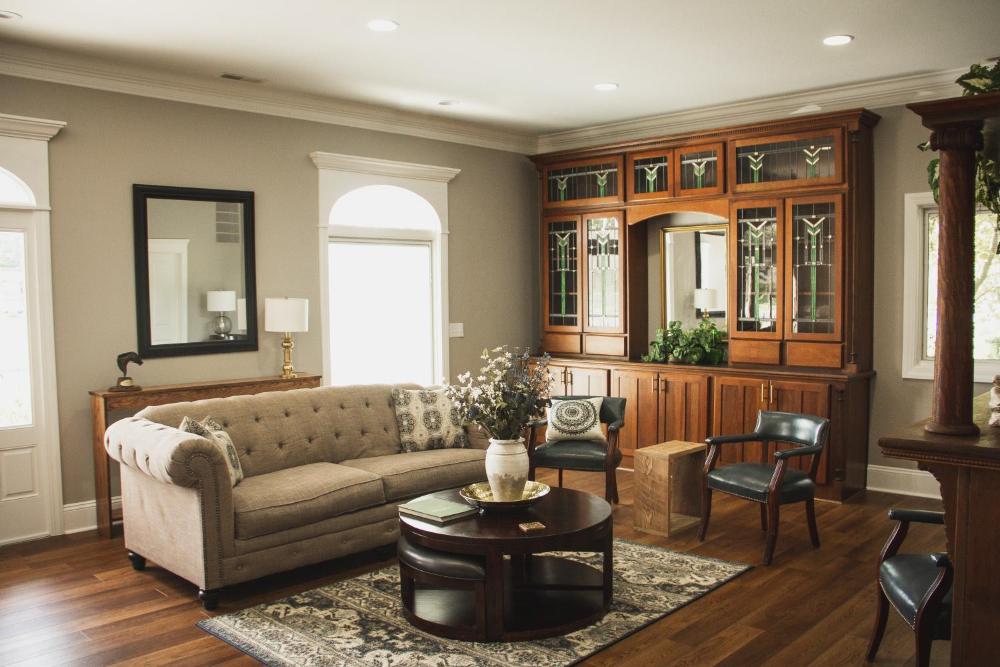 Deluxe King Suite interior